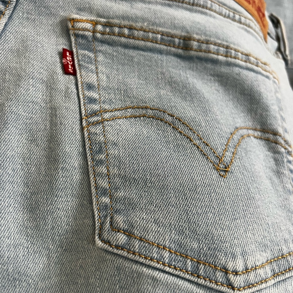 Ribcage Bootcut Levi Jeans - Picture 2 of 9
